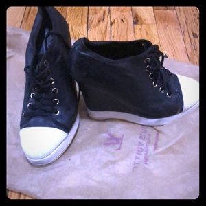 Lamb platform sneaker